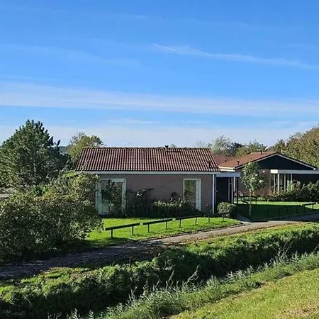 Casa de Férias Rekerlanden 274 *